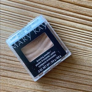 Mary Kay Bronzer- Light Medium